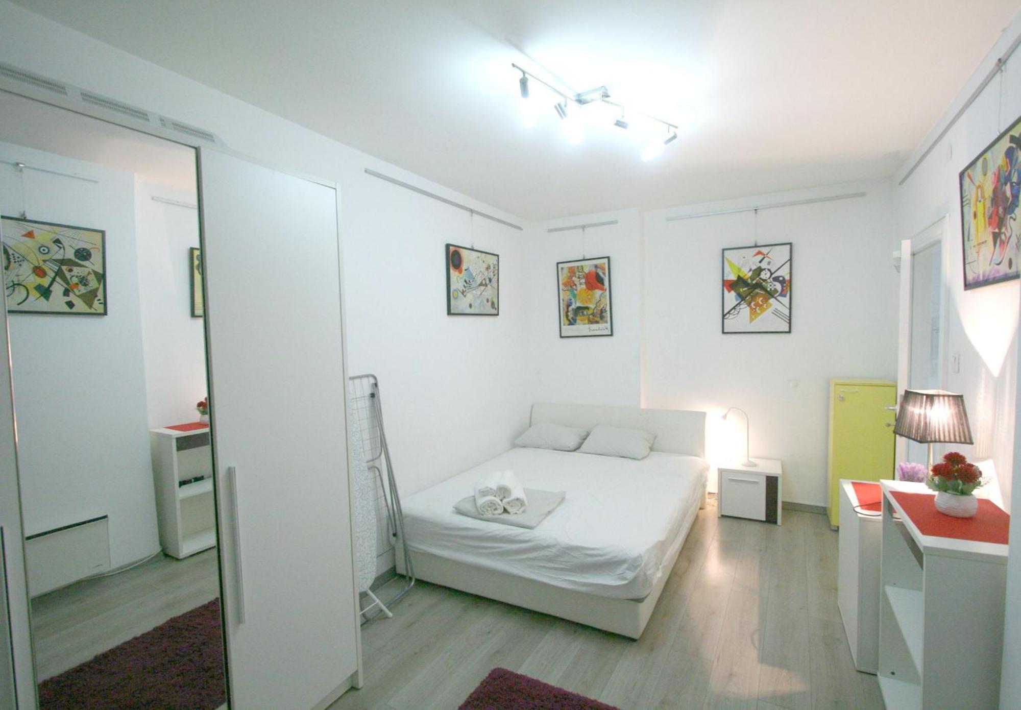 Appartamento Kandinsky Business With Workspace In Belgrade, Serbia *