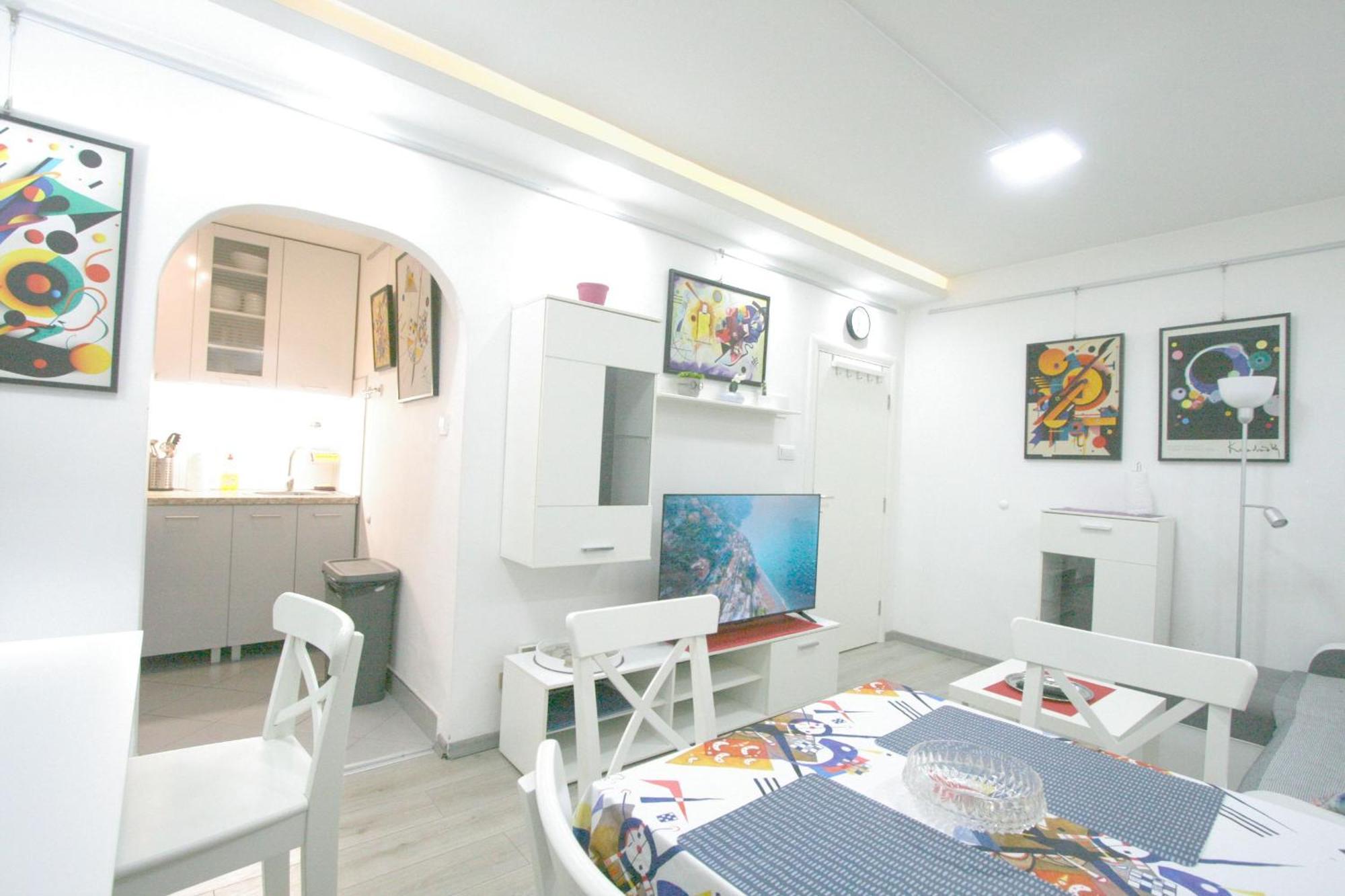 Kandinsky Business With Workspace In Belgrade, Serbia Apartment