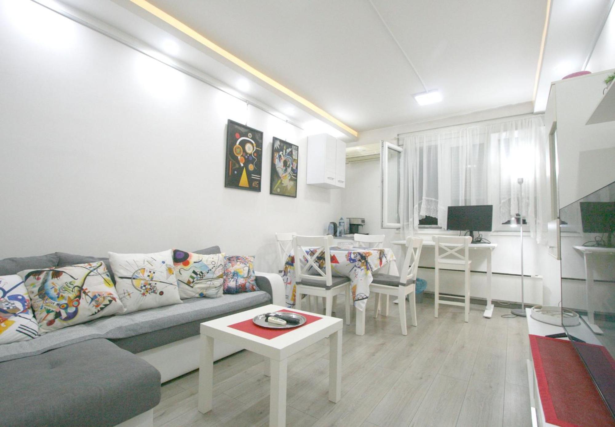 Kandinsky Business With Workspace In Belgrade, Serbia Appartamento