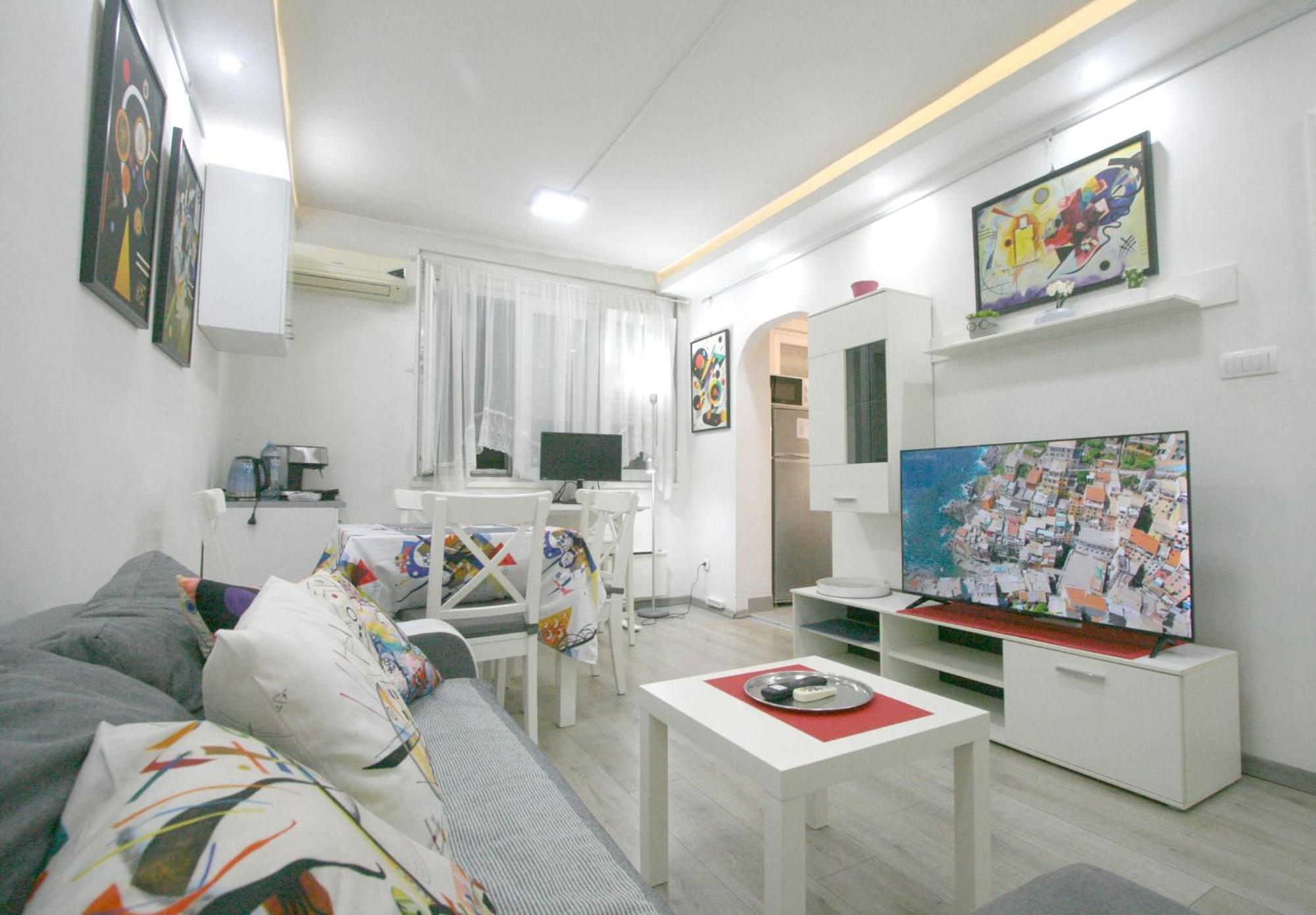 Kandinsky Business With Workspace In Belgrade, Serbia Apartment